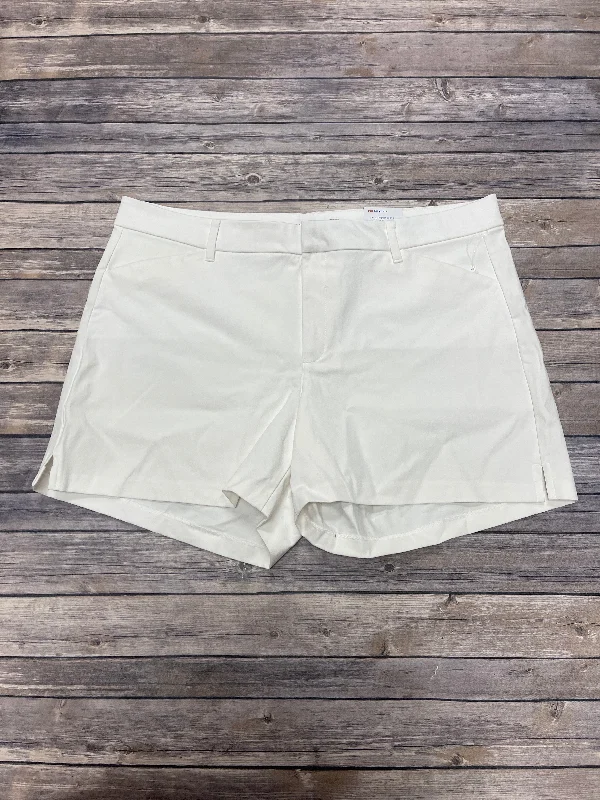 White Shorts Old Navy, Size 22 Monochromatic Office Style