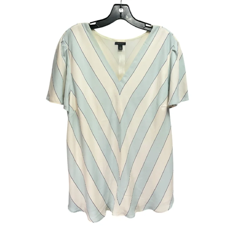 Top Short Sleeve By Ann Taylor In Blue & Cream, Size: Xxl Luxurious Men's High