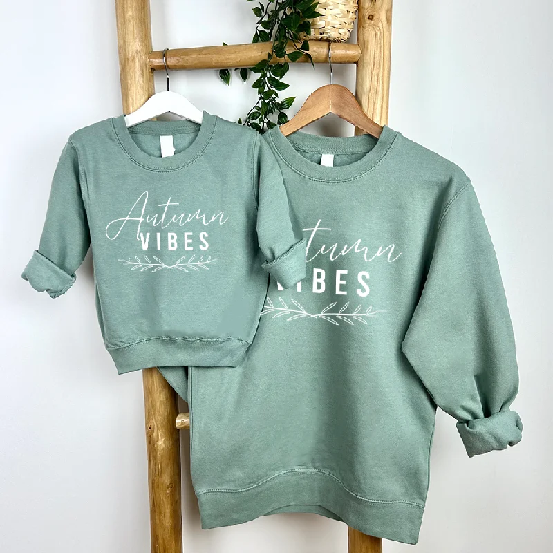 Autumn Vibes Mum Matching Dusty Green Sweatshirts Bold Men's Animal